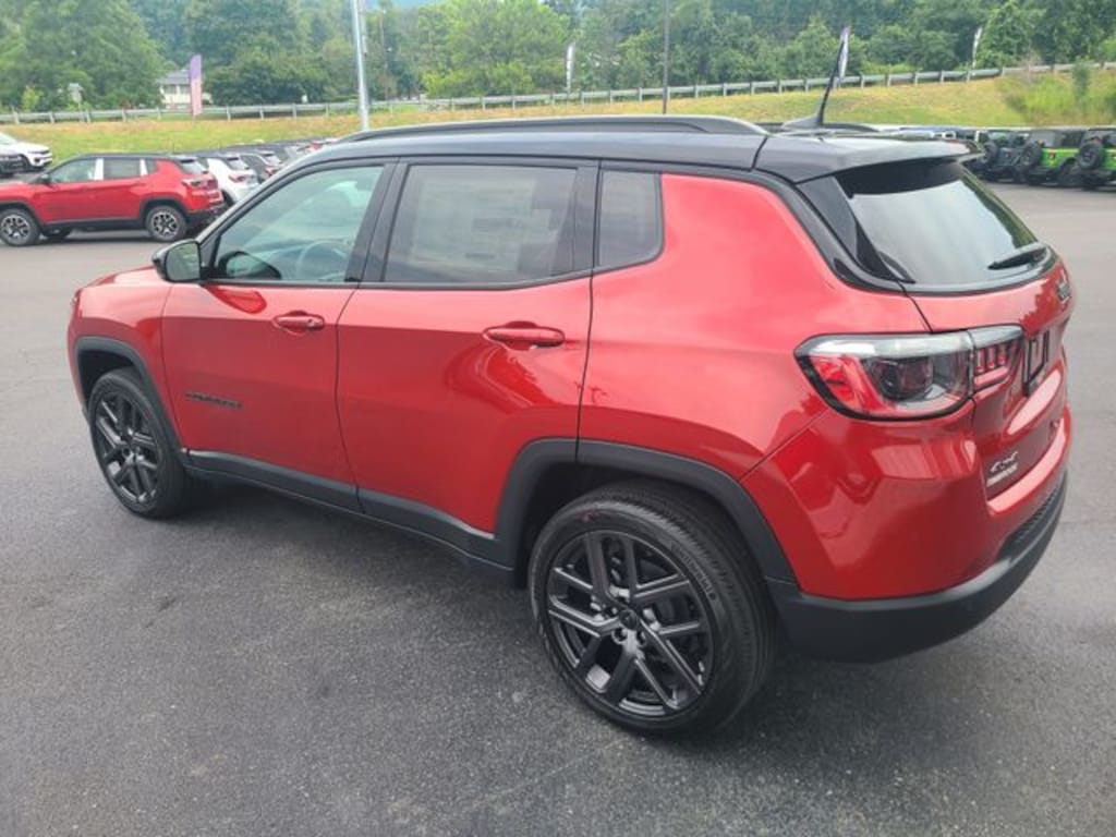 New 2026 Jeep Compass LIMITED 4X4 Sport Utility