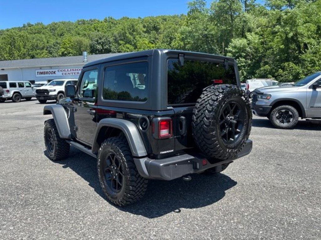 Used 2025 Jeep Wrangler Willys SUV