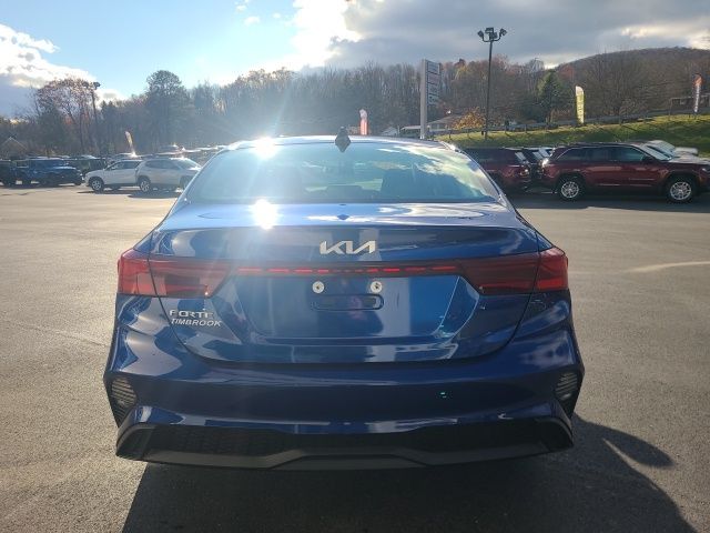 2024 Kia Forte LXS photo 4