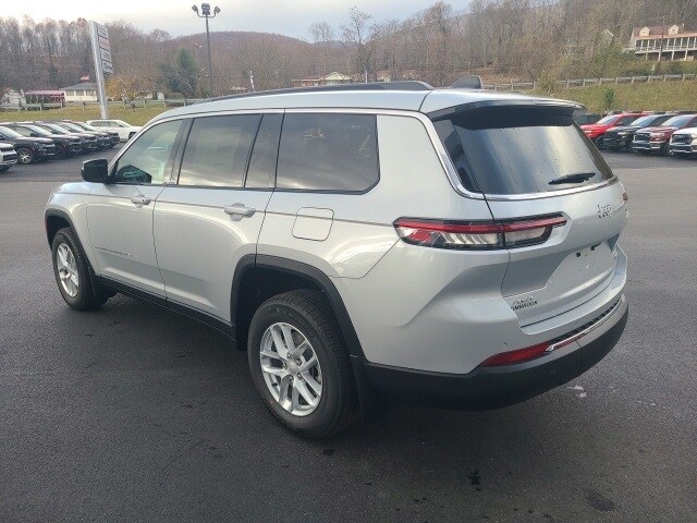 2025 Jeep Grand Cherokee Laredo photo 3