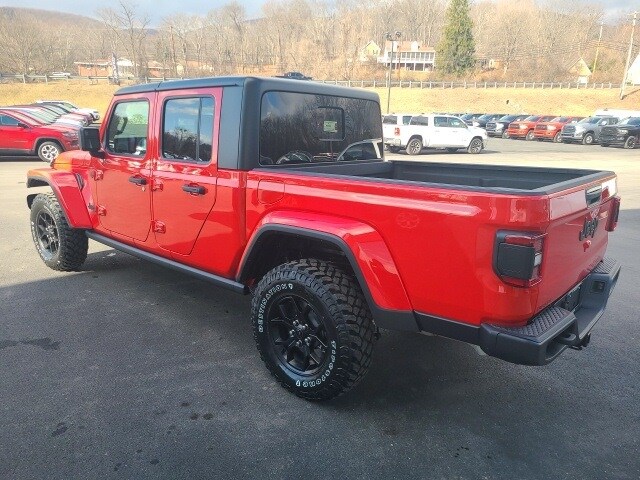 2025 Jeep Gladiator Willys photo 3