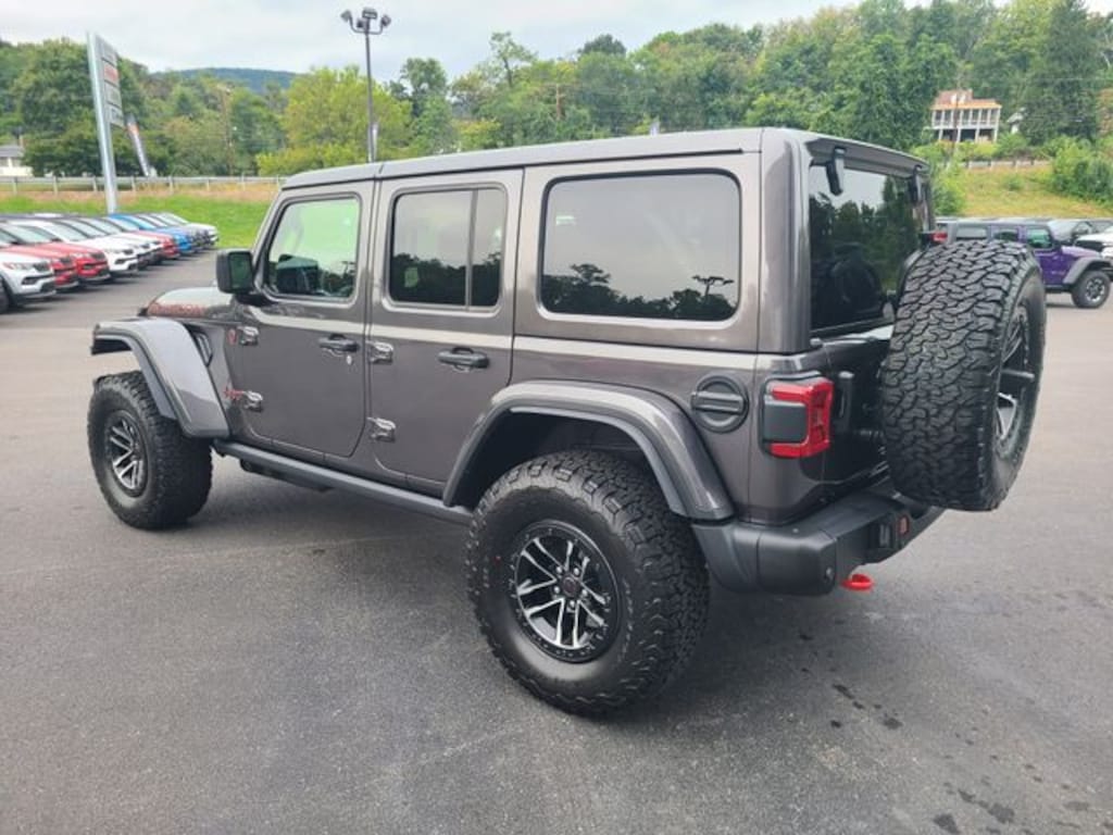 New 2026 Jeep Wrangler 4-DOOR RUBICON X Sport Utility