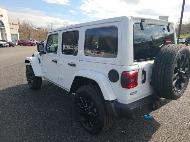 2024 Jeep Wrangler Sahara photo 4