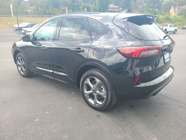 2023 Ford Escape ST-Line photo 3