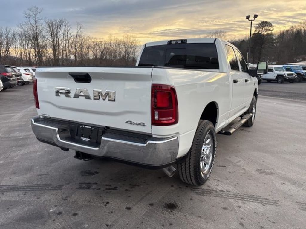 New 2026 Ram 3500 TRADESMAN CREW CAB 4X4 6'4 BOX Pickup