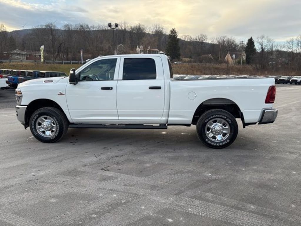 New 2026 Ram 3500 TRADESMAN CREW CAB 4X4 6'4 BOX Pickup