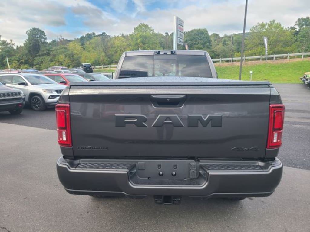 New 2026 Ram 2500 BIG HORN CREW CAB 4X4 6'4 BOX Pickup