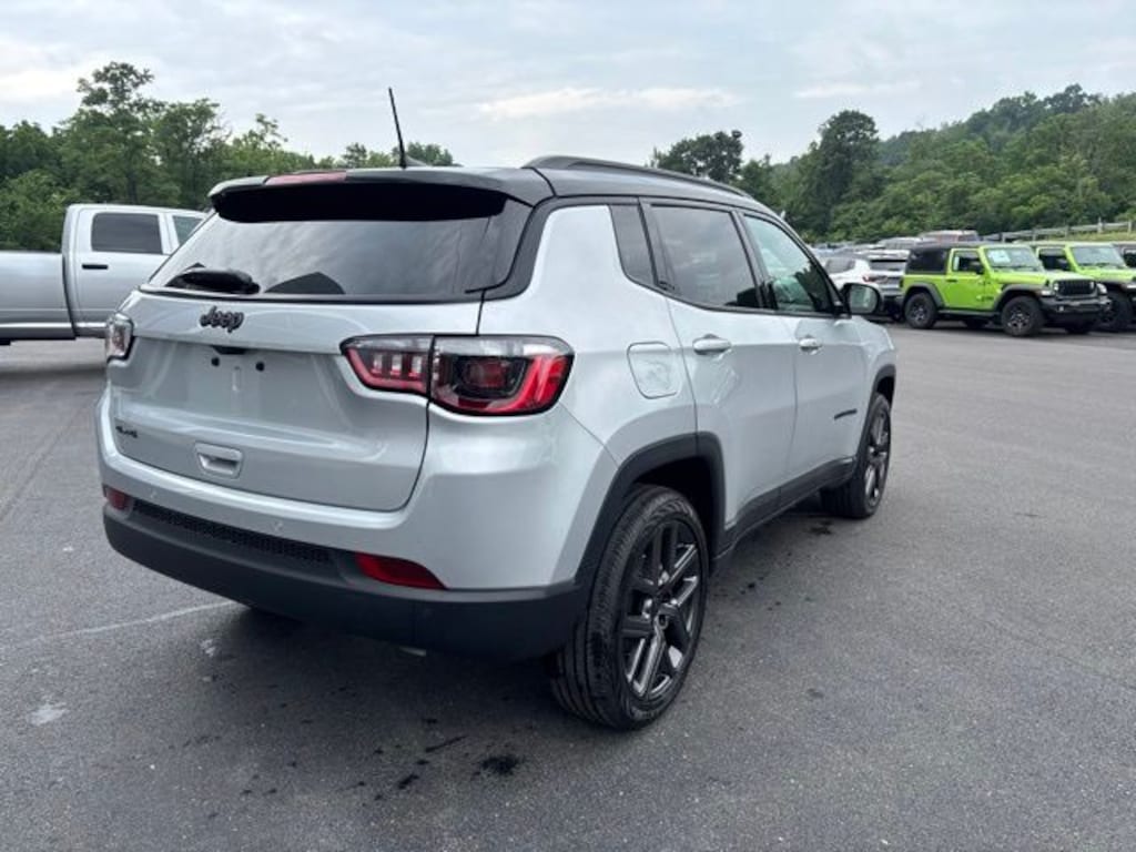 New 2026 Jeep Compass LIMITED ALTITUDE 4X4 Sport Utility