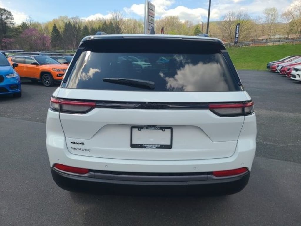 New 2026 Jeep Grand Cherokee LAREDO ALTITUDE 4X4 Sport Utility