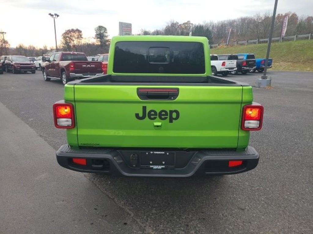 New 2026 Jeep Gladiator SPORT S 4X4 Pickup
