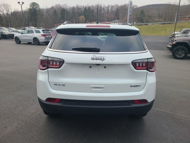 2025 Jeep Compass Latitude photo 4