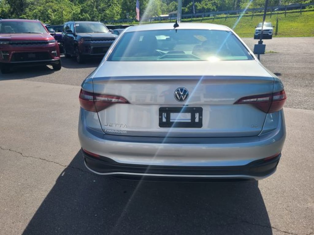 Used 2024 Volkswagen Jetta 1.5T SE Sedan