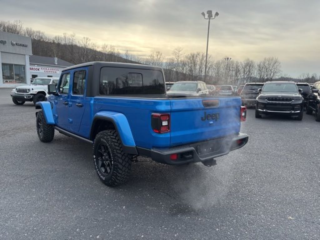 New 2026 Jeep Gladiator WILLYS 4X4 Pickup