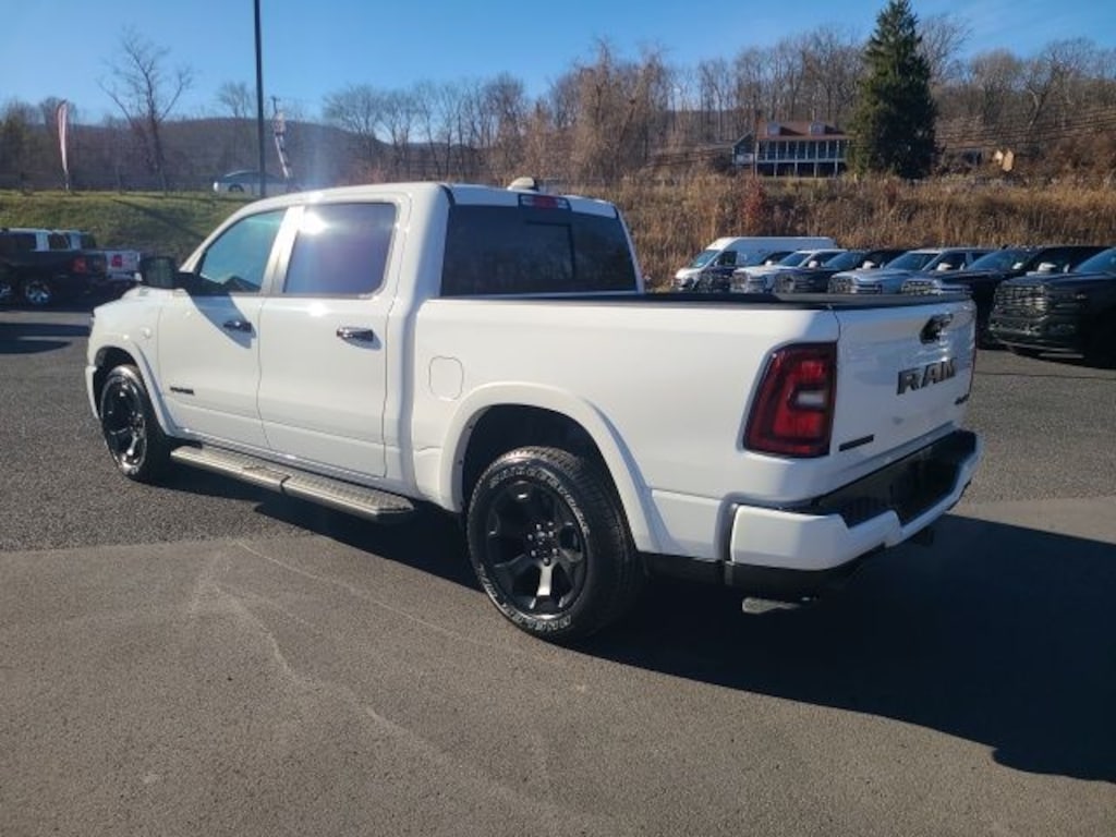 New 2026 Ram 1500 BIG HORN CREW CAB 4X4 5'7 BOX Pickup