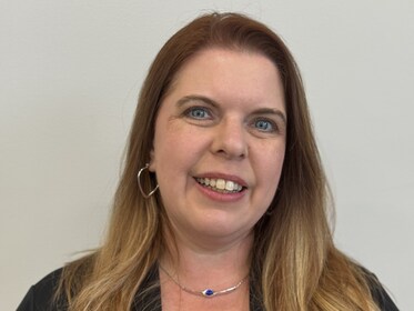 Staff member Amy Paul from ID_49cf903e7cfa