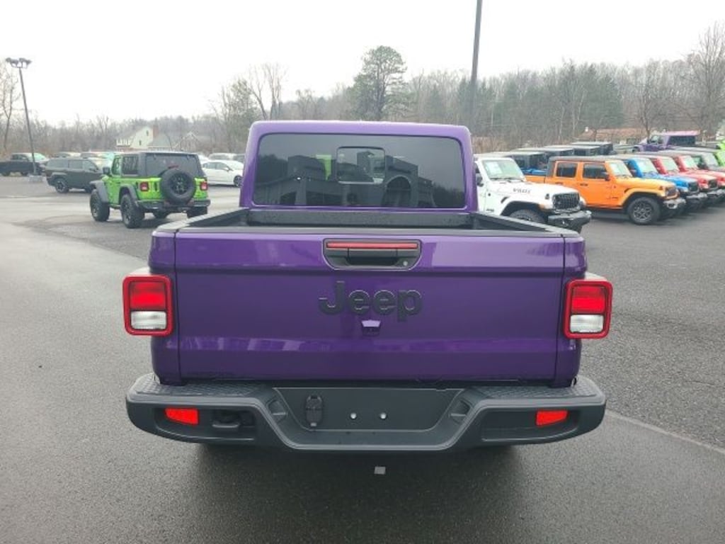 New 2026 Jeep Gladiator SPORT S 4X4 Pickup
