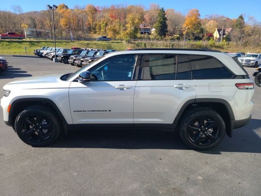 New 2025 Jeep Grand Cherokee ALTITUDE X 4X4 Sport Utility