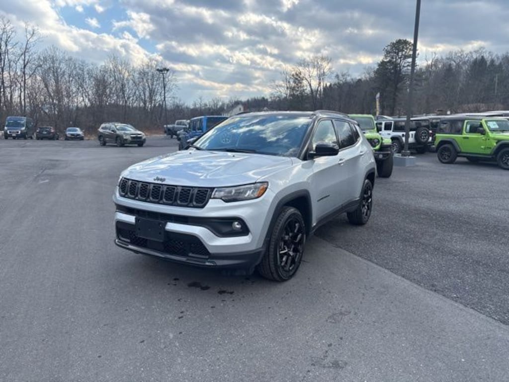 Used 2024 Jeep Compass Latitude SUV