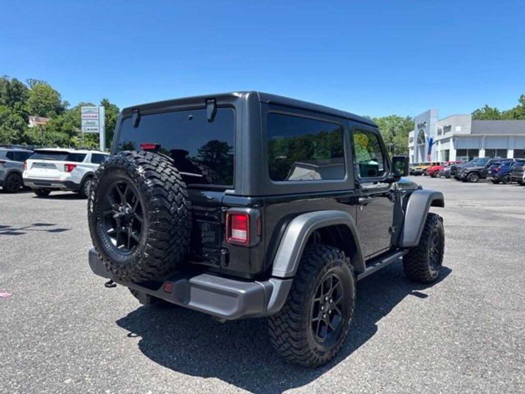 Used 2025 Jeep Wrangler Willys SUV