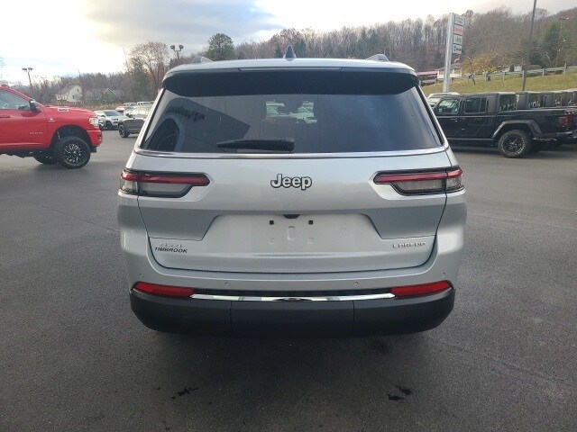 2025 Jeep Grand Cherokee Laredo photo 4