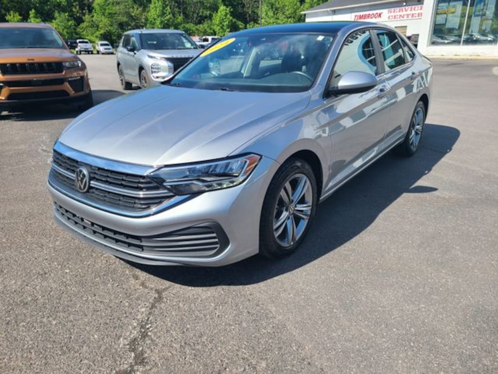 Used 2024 Volkswagen Jetta 1.5T SE Sedan