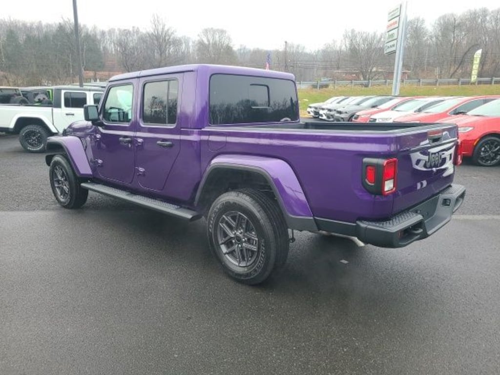New 2026 Jeep Gladiator SPORT S 4X4 Pickup