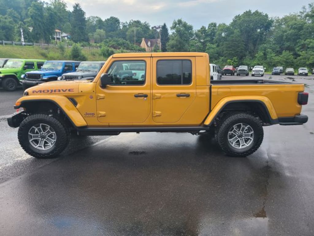 New 2026 Jeep Gladiator MOJAVE X 4X4 Pickup