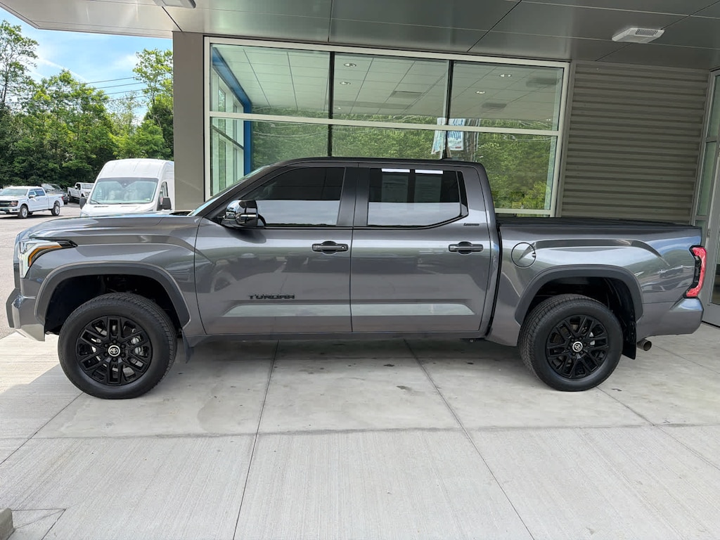 Used 2024 Toyota Tundra Limited Crewmax 5.5 Bed (SE) CrewMax 5.5 Bed (SE)