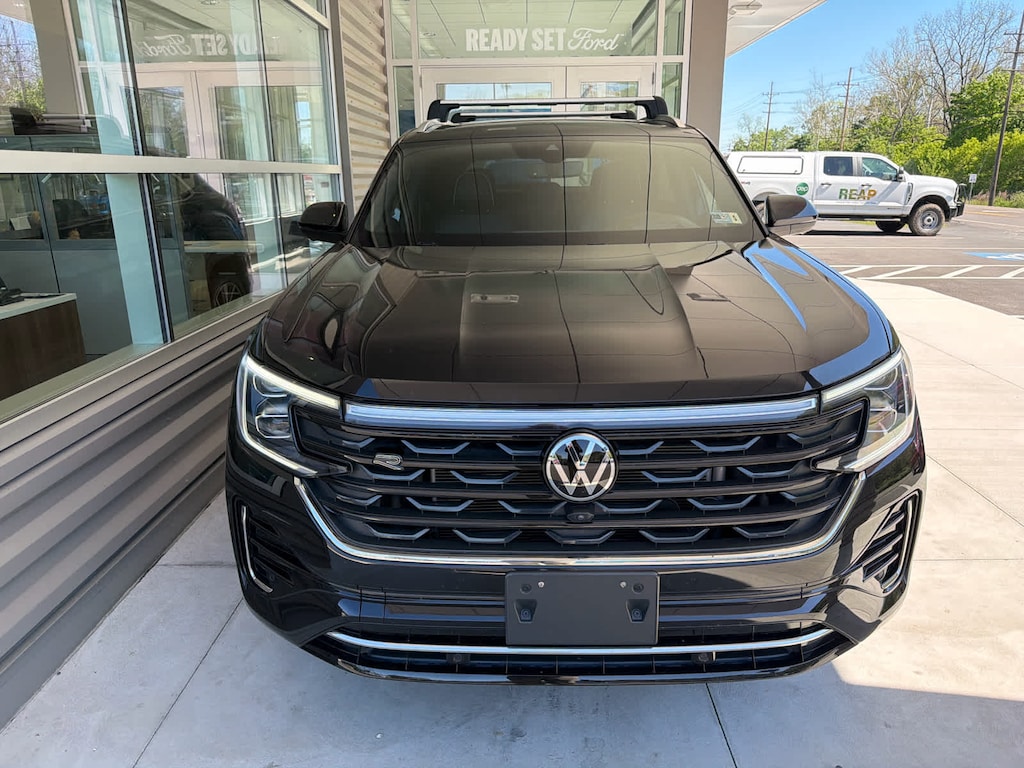 Used 2024 Volkswagen Atlas Cross Sport 2.0T SEL Premium R-Line 4MOTION