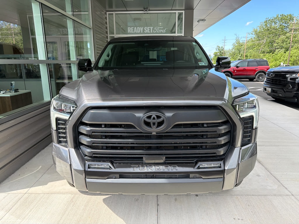 Used 2024 Toyota Tundra Limited Crewmax 5.5 Bed (SE) CrewMax 5.5 Bed (SE)