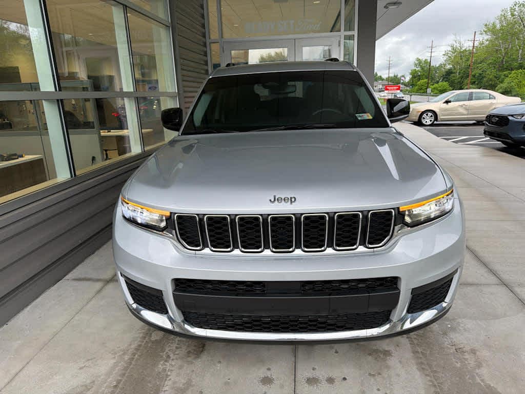 Used 2023 Jeep Grand Cherokee L Laredo 4x4