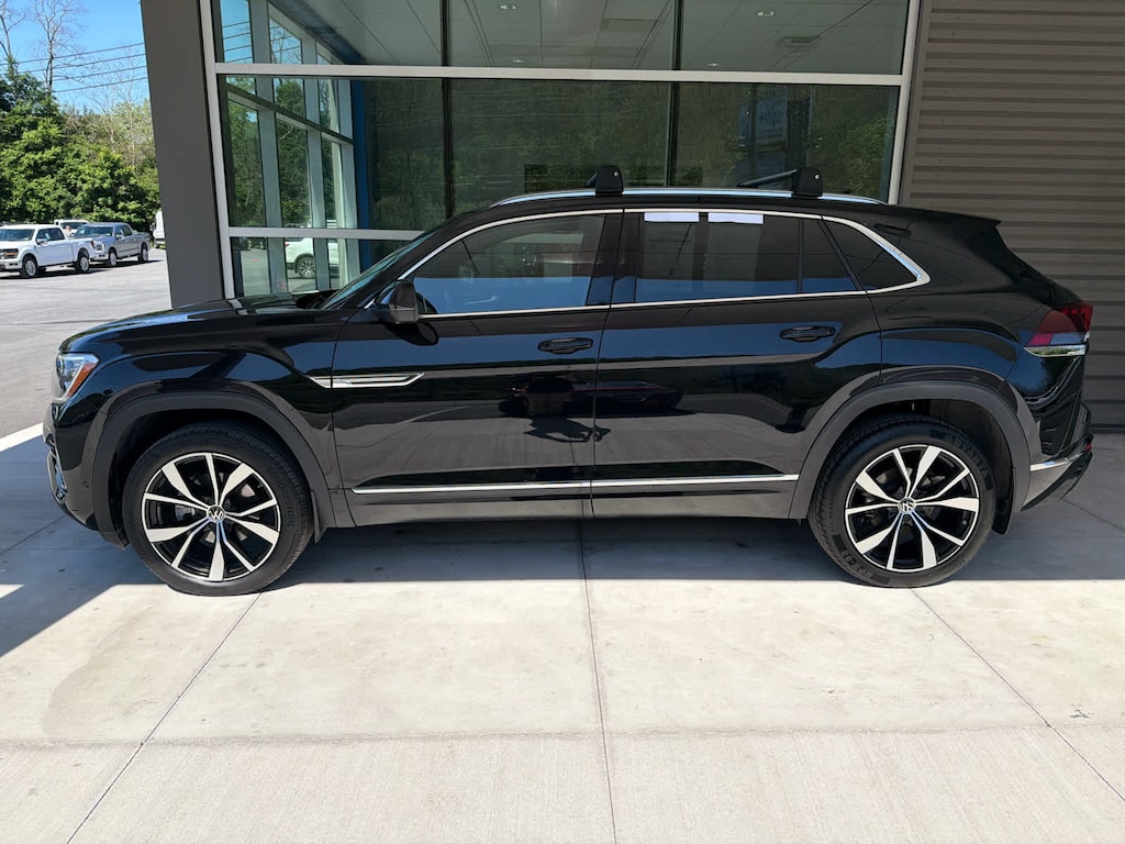 Used 2024 Volkswagen Atlas Cross Sport 2.0T SEL Premium R-Line 4MOTION