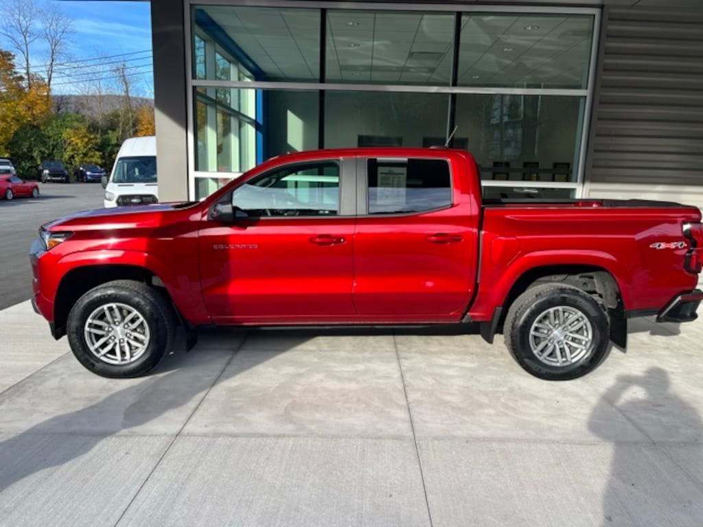Used 2024 Chevrolet Colorado LT Truck