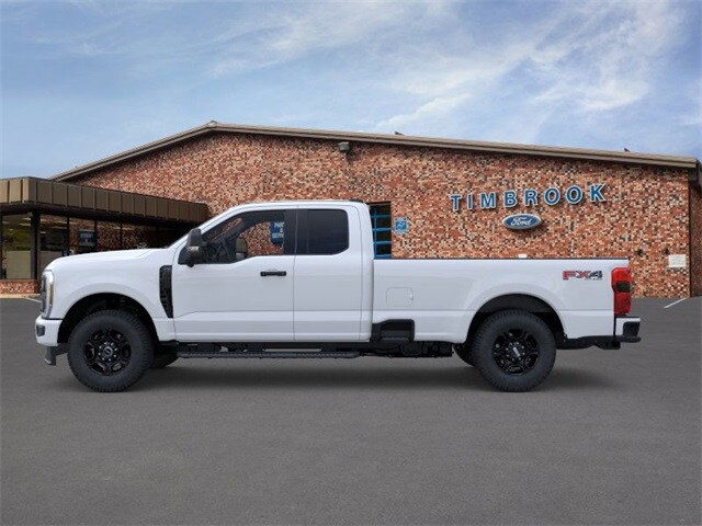 2025 Ford F-350 photo 3