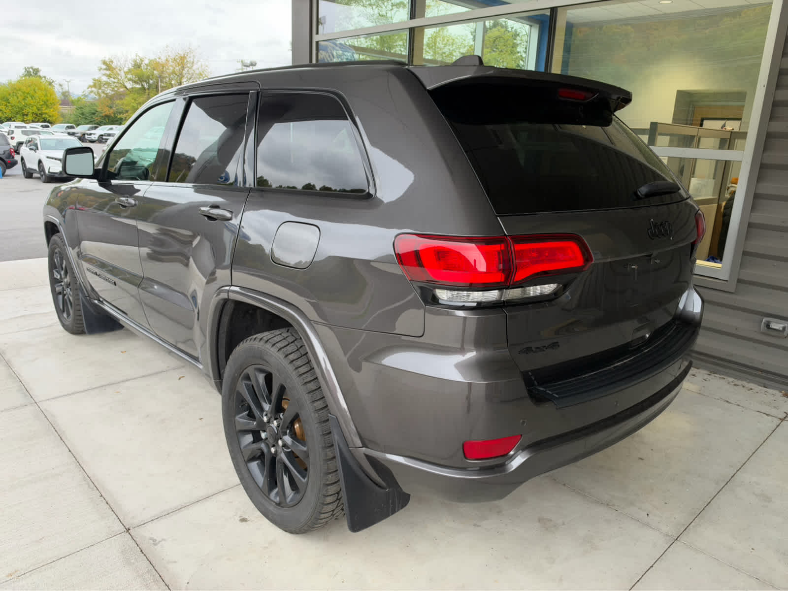 Used 2021 Jeep Grand Cherokee Laredo X 4x4