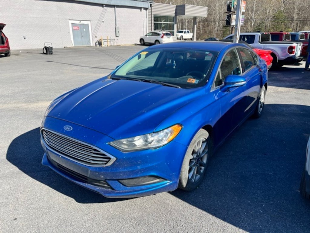 Used 2017 Ford Fusion SE Sedan