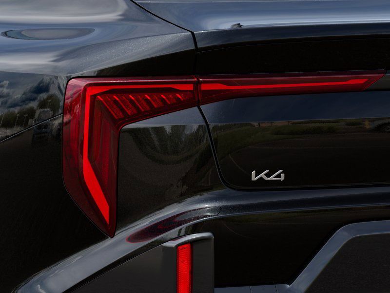 2025 Kia K4 GT-Line Turbo - Photo 11