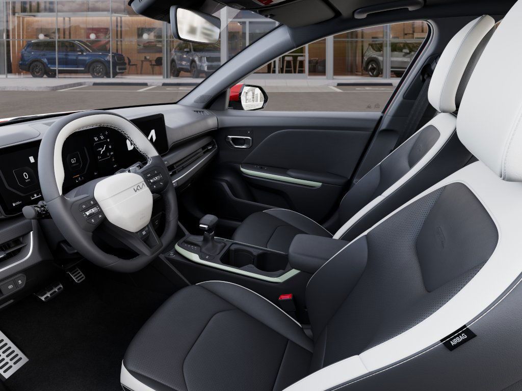 2025 Kia K4 GT-Line Turbo - Photo 17