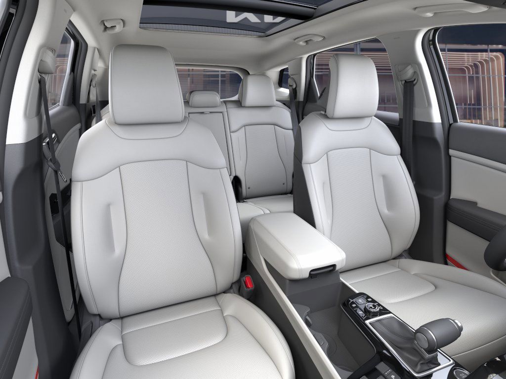 2025 Kia Sportage EX - Photo 15
