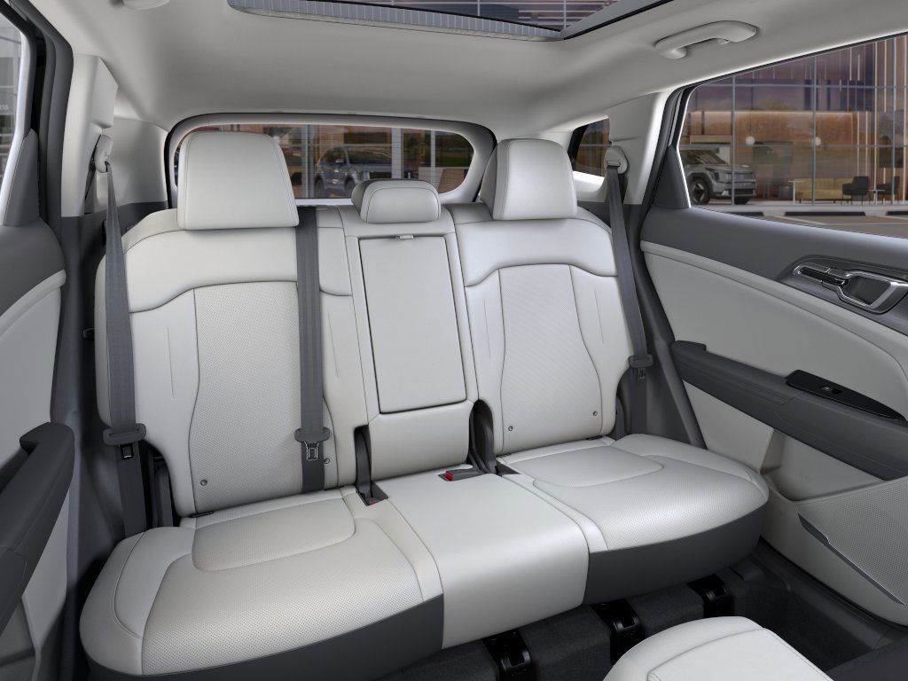 2025 Kia Sportage EX - Photo 16