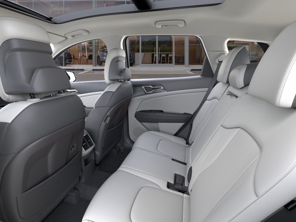 2025 Kia Sportage EX - Photo 18