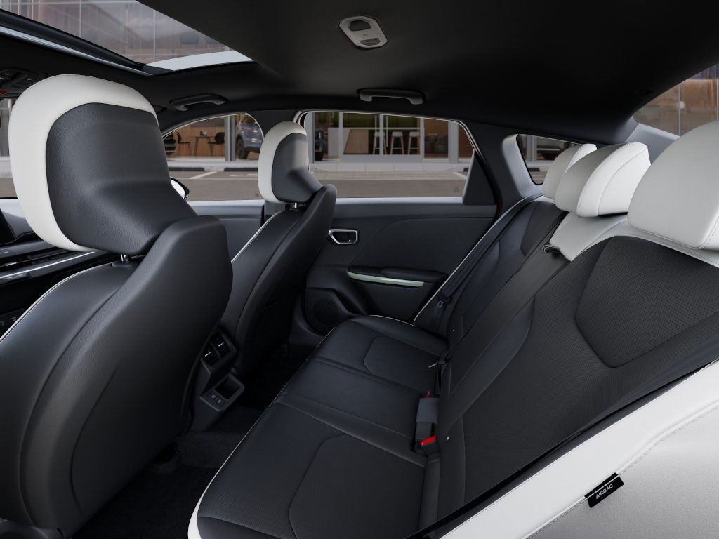 2025 Kia K4 GT-Line Turbo - Photo 18