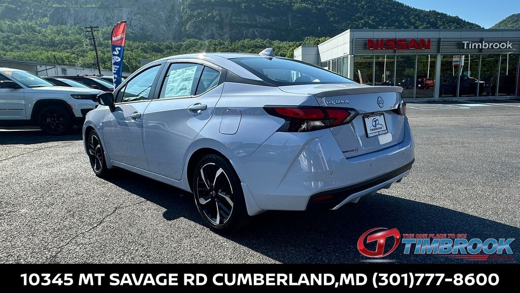 New 2025 Nissan Versa 1.6 SR Sedan