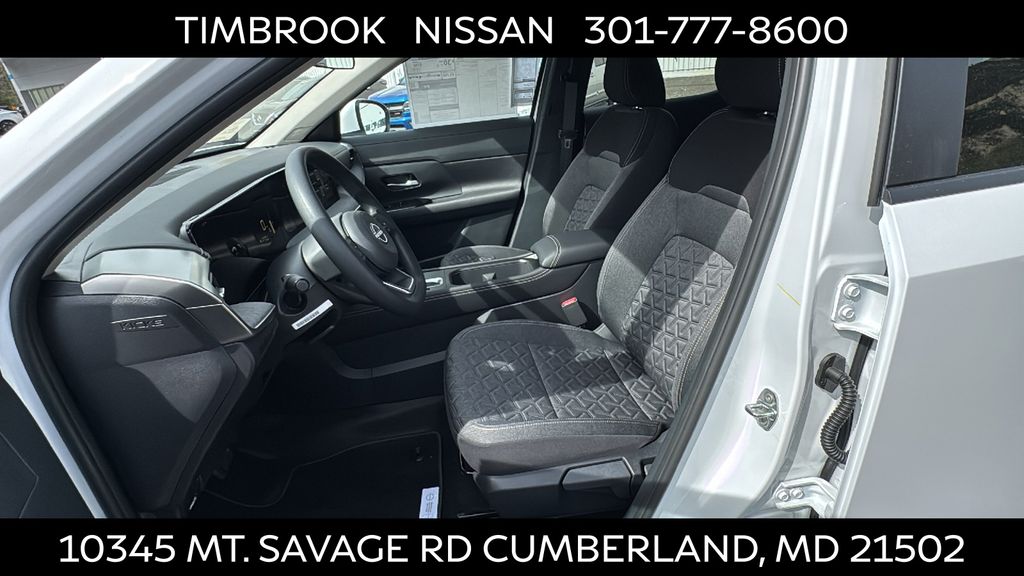 2025 Nissan Kicks SV AWD - Photo 11