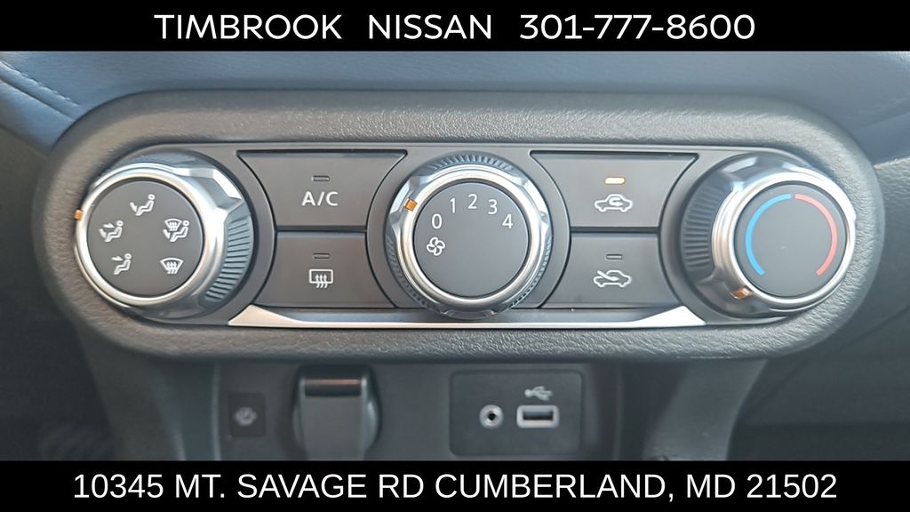 2025 Nissan Versa Sedan SV - Photo 21
