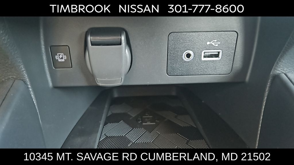 2025 Nissan Versa Sedan SV - Photo 22