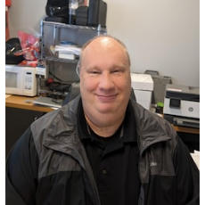 Staff member Mike Davis from ID_8b5960