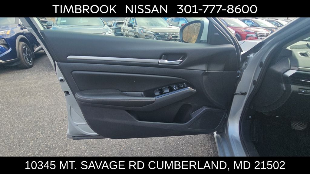 2023 Nissan Altima SV - Photo 9