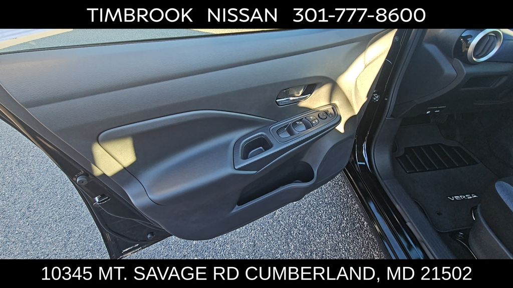 2025 Nissan Versa Sedan SV - Photo 9