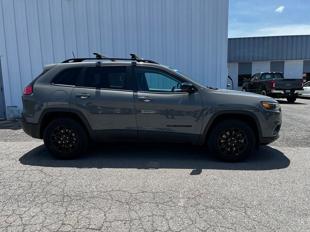 Used 2023 Jeep Cherokee Altitude Lux SUV
